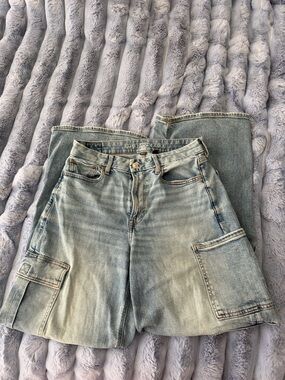American Eagle Light Wash Denim Wide-Leg Cargo Pants
